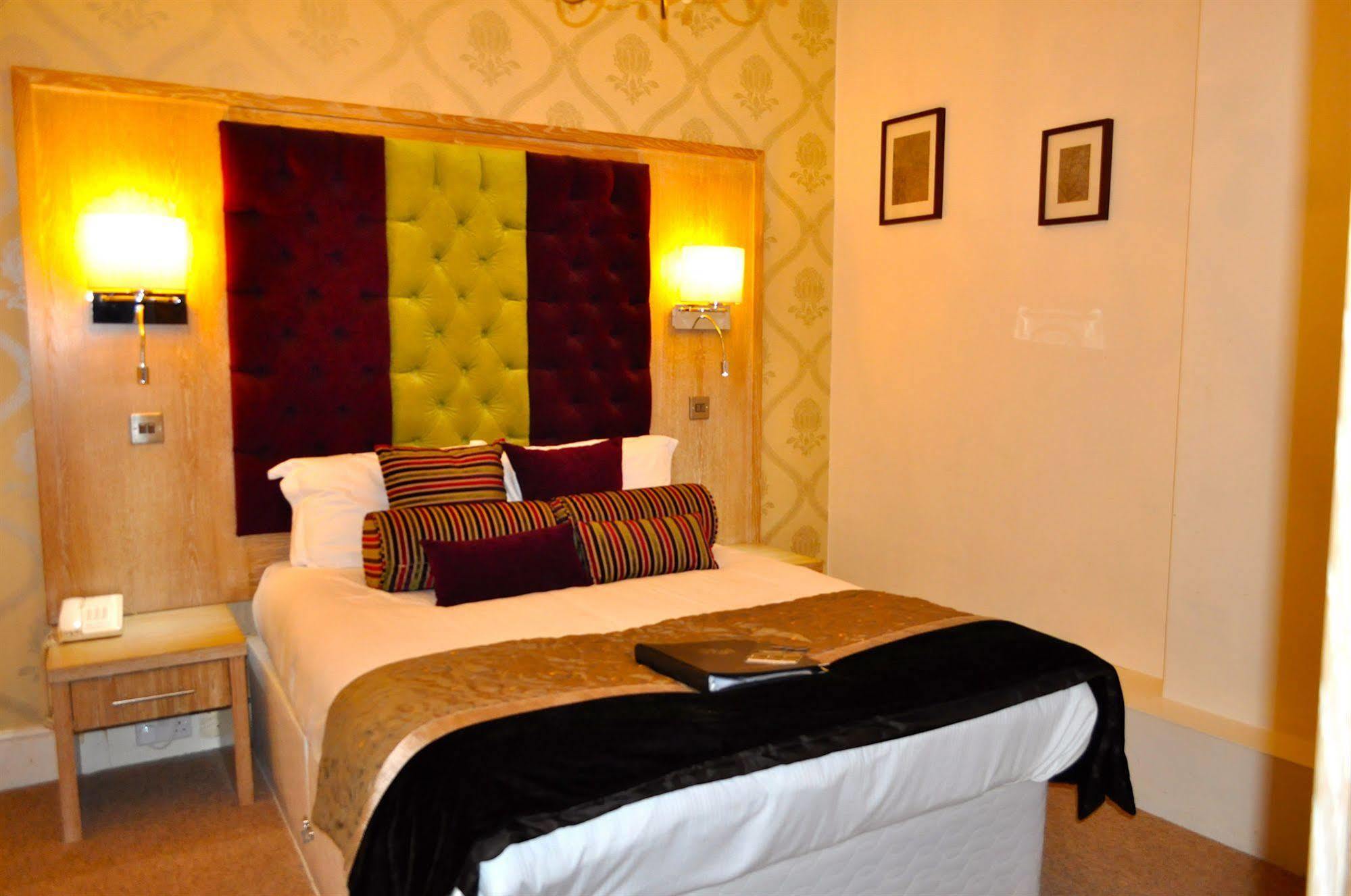 The Angel Inn Hotel Першор Екстериор снимка