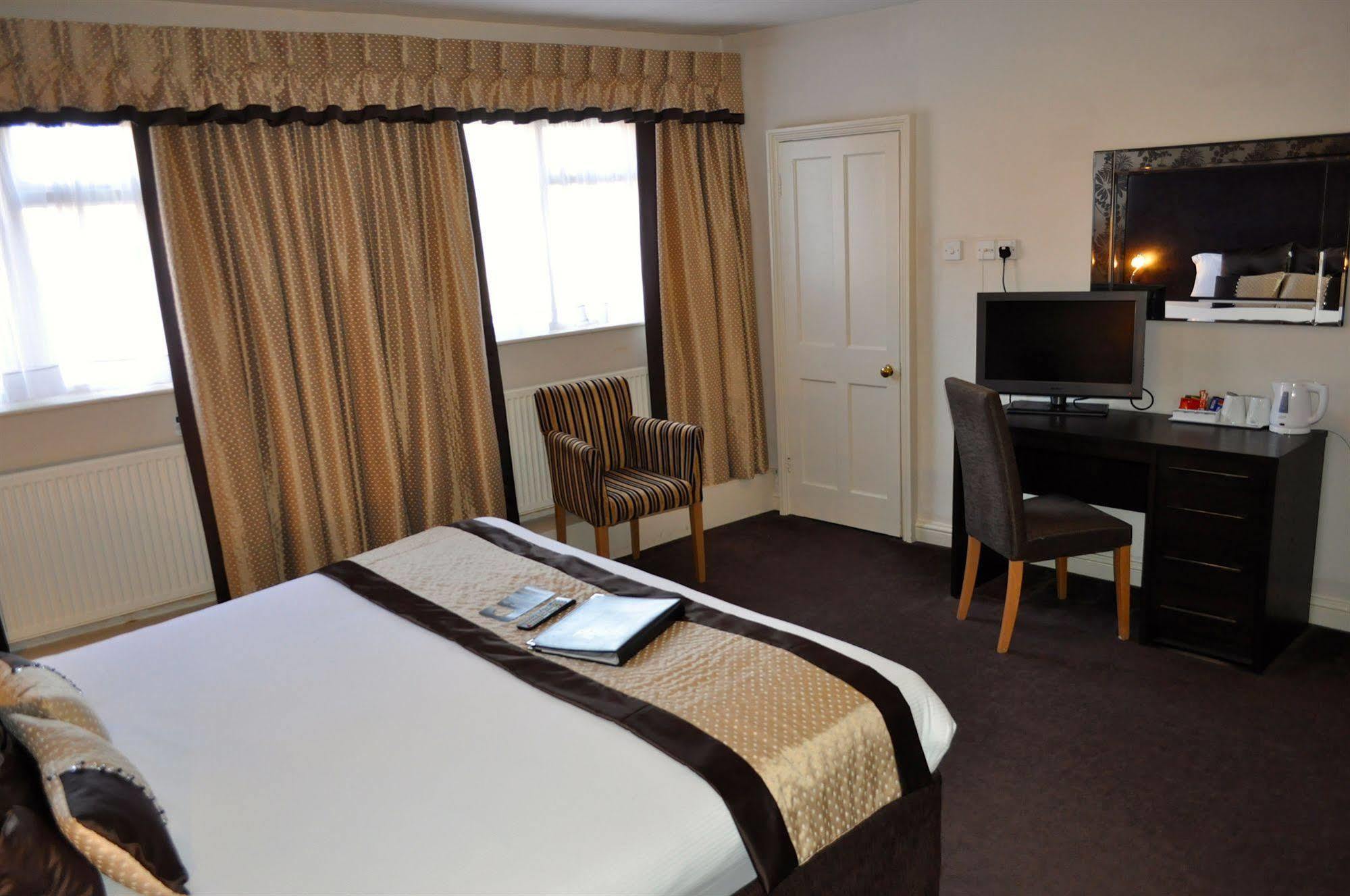 The Angel Inn Hotel Першор Екстериор снимка